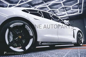 สเกิร์ตข้าง Carbon Fiber Porsche Taycan ทรง CMST