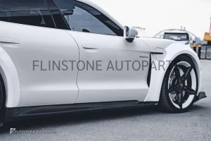 สเกิร์ตข้าง Carbon Fiber Porsche Taycan ทรง CMST