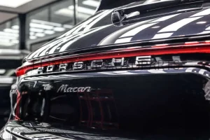 ฝาท้าย PORSCHE Macan พร้อมไฟท้าย LED สีดำ
