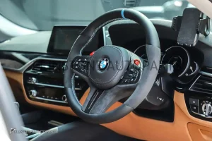พวงมาลัย Carbon Fiber สำหรับ BMW