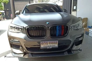 กระจังหน้า BMW G01 X3/G02 X4 เส้นคู่ ขอบคาร์บอน พร้อมแถบสามสี