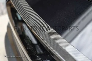 สปอยเลอร์ Carbon Fiber Porsche Taycan ทรง Zyrus