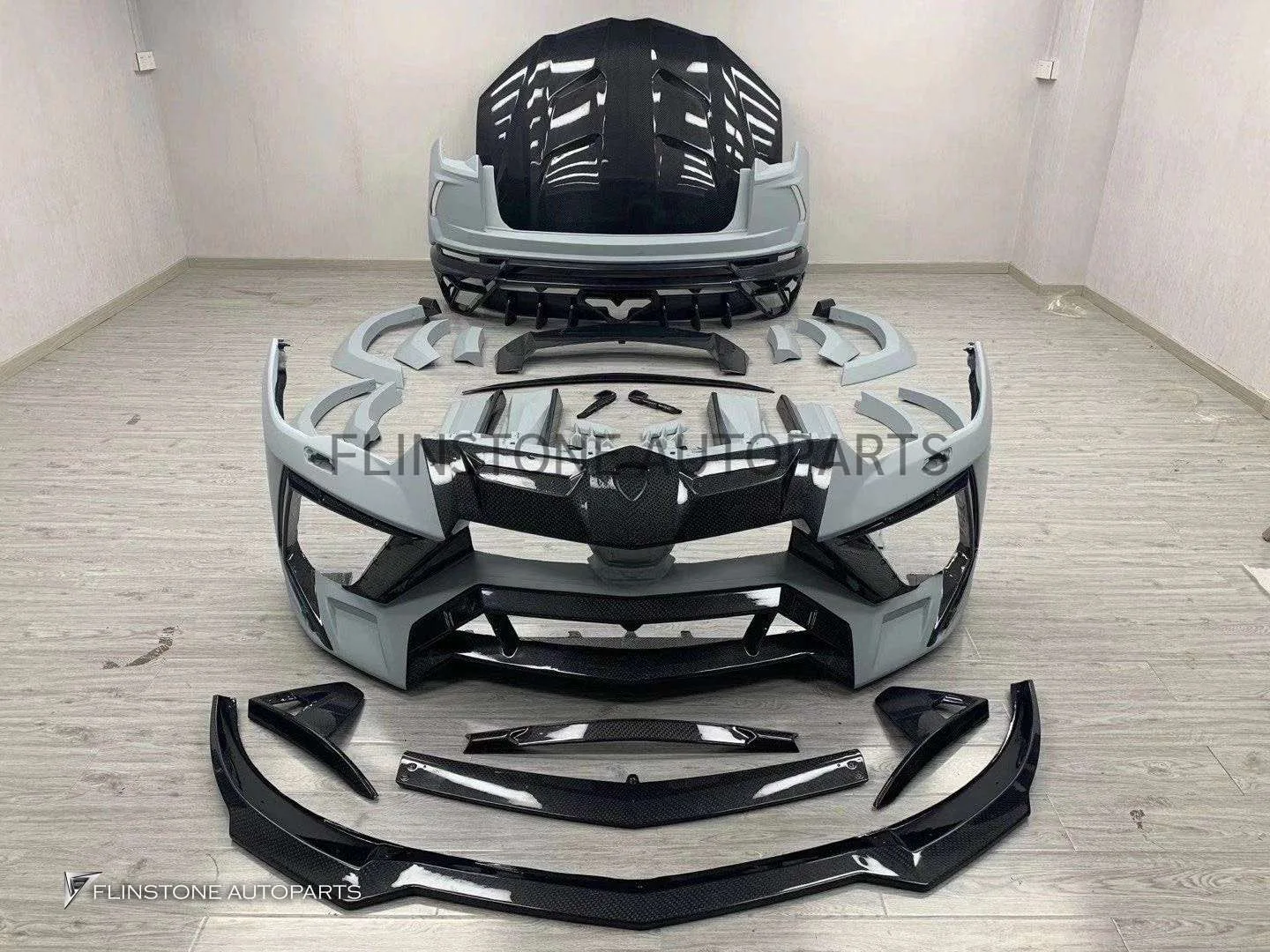 ชุดแต่งรอบคัน Carbon Fiber Lamborghini Urus ทรง Mansory