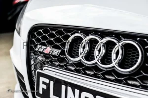 ชุดกันชนหน้า Audi TTRS MK2 พร้อมกระจังหน้าดำล้วน