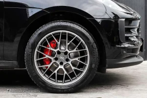ชุดเบรค PORSCHE MACAN รุ่น GTS สีแดง