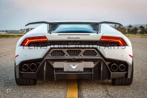 กันชนหลังพร้อมดิฟฟิวเซอร์ Carbon Fiber Lamborghini Huracan LP610-4 ทรง Vorsteiner