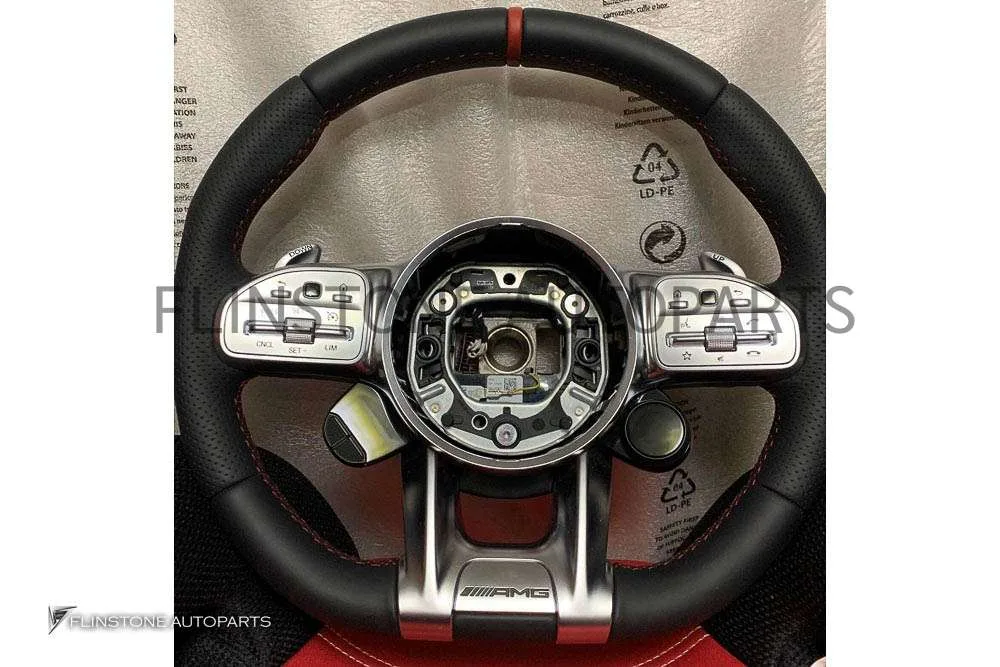 พวงมาลัยสีดำ หนัง Nappa เย็บด้ายแดง คาดสีแดงที่12นาฬิกา ก้าน AMG ปุ่ม Race Display ซ้าย/ขวา