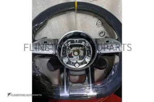 พวงมาลัยสีดำ หนัง Alcantara เย็บด้ายสีเหลือง คาดสีเหลืองที่12นาฬิกา ก้าน AMG ปุ่ม Race Display ซ้าย/ขวา