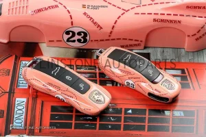 กรอบกุญแจ Porsche รุ่นเก่า สีชมพู