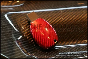 กรอบกุญแจ Carbon Fiber สีแดง Mercedes Benz