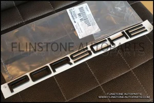โลโก้ PORSCHE สีดำ ติดท้ายรถของแท้