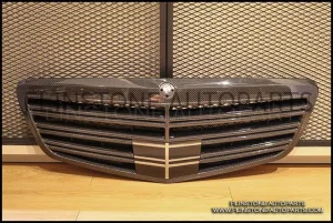 กระจังหน้าคาร์บอน W221 S65 AMG