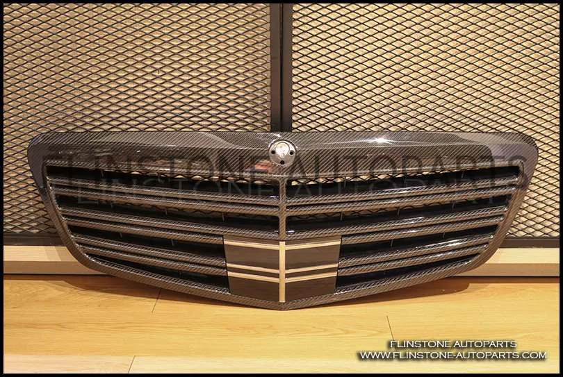 กระจังหน้าคาร์บอน W221 S65 AMG