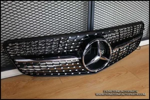 กระจังหน้า W204 Diamond สีดำ ไม่มีขอบ