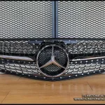 กระจังหน้า W204 Diamond สีดำ ไม่มีขอบ