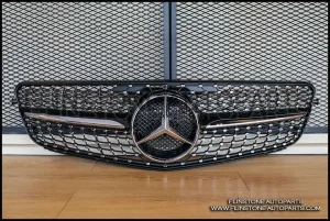 กระจังหน้า W204 Diamond สีดำ ไม่มีขอบ