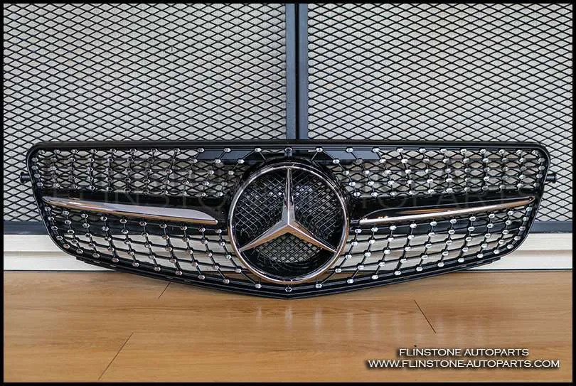 กระจังหน้า W204 Diamond สีดำ ไม่มีขอบ