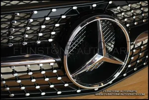 กระจังหน้า W204 Diamond สีดำ ไม่มีขอบ