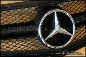 กระจังหน้าทรง E63 AMG ขอบบาง สีดำเงา 2017