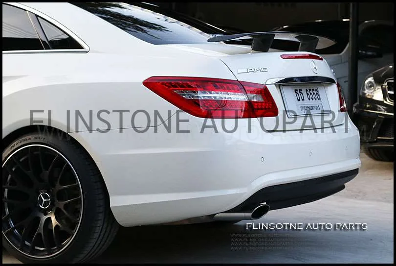 สปอยเลอร์ฝากระโปรงท้ายคาร์บอนแท้ ทรงยกสูง DTM รุ่น W207