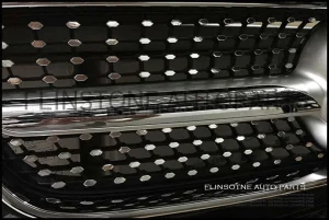กระจังหน้า W218 CLS ทรง Diamond Grille สีเงิน