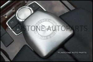 ครอบมือเปิดช่องเก็บของตรงกลาง W212 โลโก้ Mercedes benz