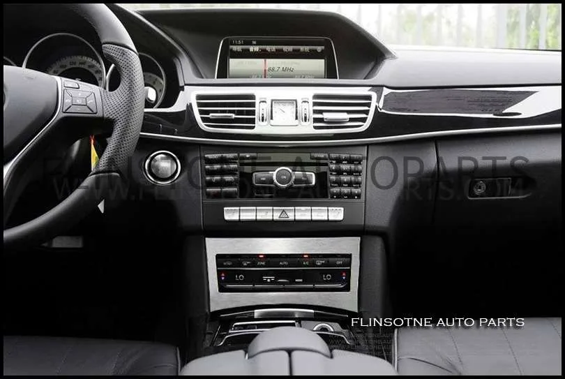 แผ่นอลูมิเนียมติดคอลโซล ชิ้นล่าง W207
