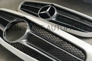 กระจังหน้า W205 AMG สีขาวสำหรับรุ่น Executive