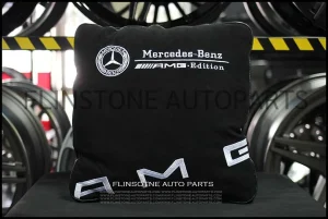 หมอนกำมะหยี่และผ้าห่ม AMG Edition