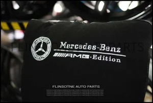 หมอนกำมะหยี่และผ้าห่ม AMG Edition