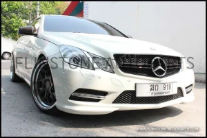 W207 Black AMG Front Grille [E63 Look]
