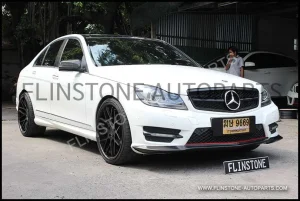 ลิ้นหน้า W204 BOCADESIGN ทรง AMG Black Series คาดแดง