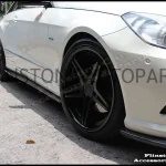 W207 Carbon Fibre Side Skirt