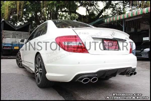 W204 Carbon Fibre Side Skirt