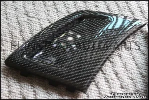 R172 Carbon Side Vent