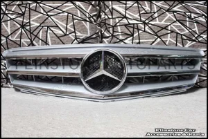 W204 C-Class Avantgarde Grille [Silver]