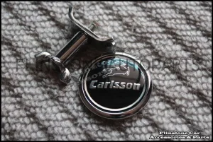 ดาวจม Carlsson ติดฝากระโปรงหน้ารถ