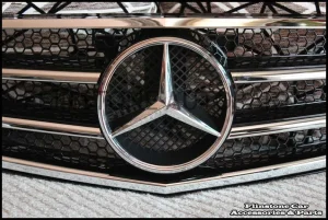 W204 C-Class Chrome Grille [C63 Style]