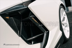 ชุดแต่งรอบคัน Lamborghini Revuelto ทรง 1016 Industries