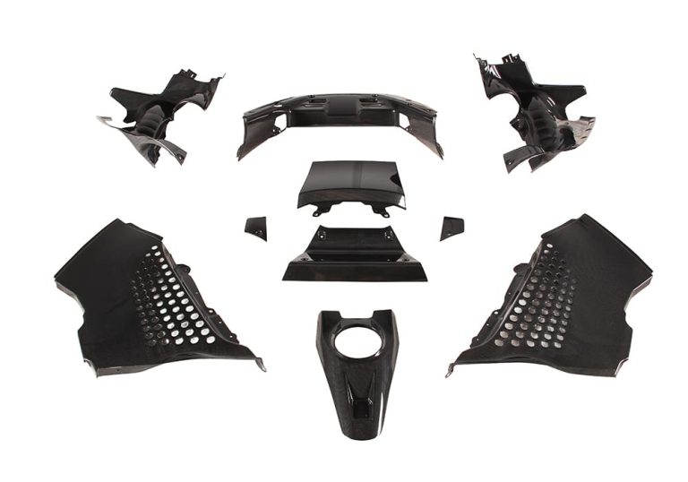 ฝาครอบห้องเครื่องทรง Stradaleคาร์บอนไฟเบอร์ Ferrari SF90 PAKTECHZ