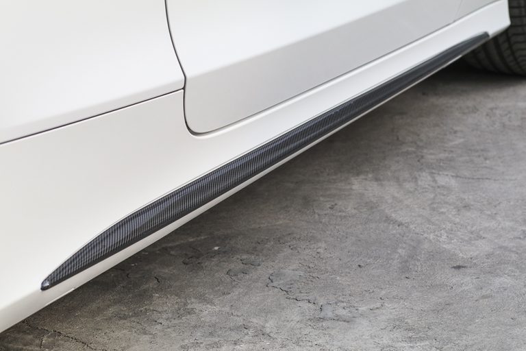 สเกิร์ตข้างแบบครอบ BOCADESIGN W205 ทรง AMG เดิม