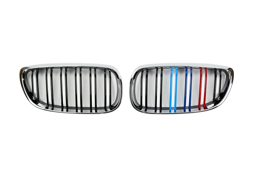 กระจังหน้า BMW E92/E93 เส้นคู่ สีดำเงาขอบโครเมี่ยม พร้อมแถบสามสี