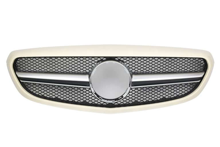 กระจังหน้า W205 ทรง C63 AMG สำหรับ Executive สีโครเมี่ยมด้าน ขอบขาว