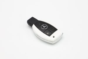 กรอบกุญแจพลาสติก Benz รุ่นเก่า สีขาว