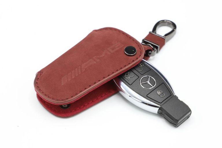 ซองกุญแจหนังกำมะหยี่ Alcatara Benz รุ่น AMG สีน้ำตาลแดง