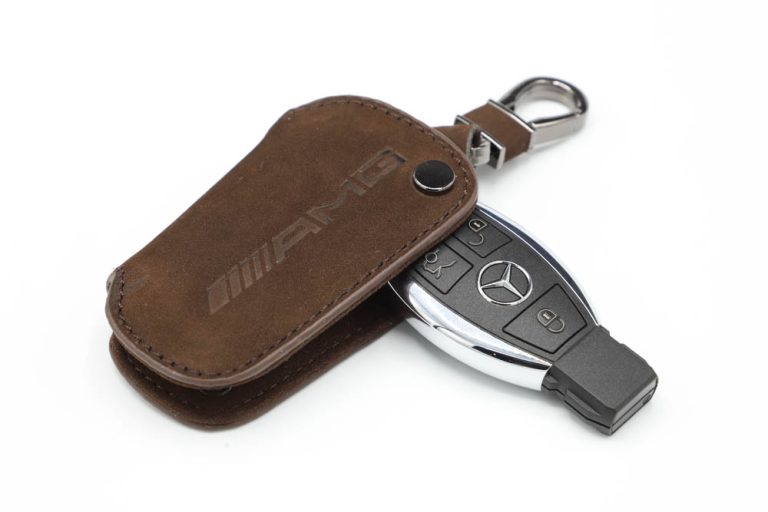ซองกุญแจหนังกำมะหยี่ Alcatara Benz รุ่น AMG สีน้ำตาล