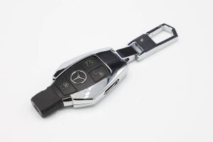 กรอบกุญแจอลูมิเนียม Benz สีเงิน