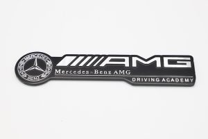แผ่นเพลทโลโก้ AMG Driving Academy