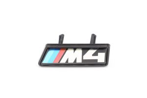 โลโก้ติดกระจังหน้า BMW M4