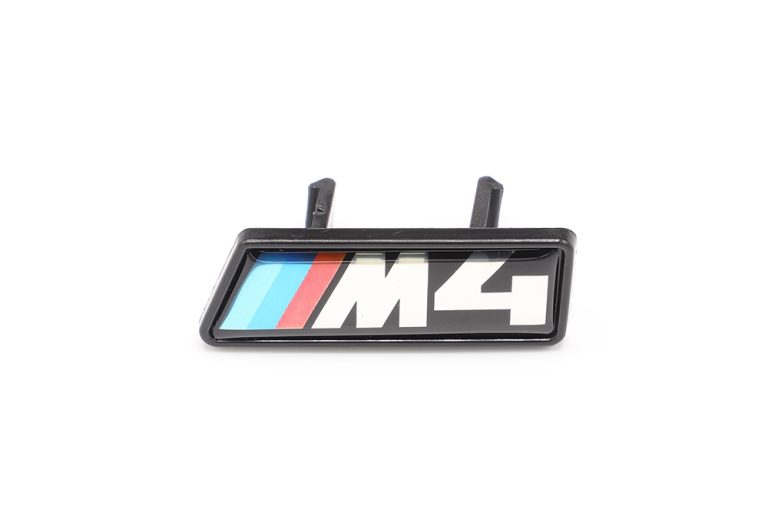 โลโก้ติดกระจังหน้า BMW M4